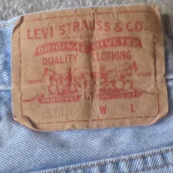 VTG Men's Levi's 550 Relaxed Fit Jean Shorts - Picture 8 of 8